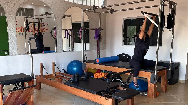 Imagem 1 da galeria do parceiro Studio Hellen Guedes: Fisioterapia e Pilates