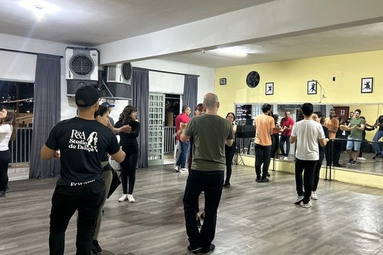 Imagem 3 da galeria do parceiro R&A Studio de Dança