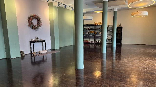 Bild 1 von Lord Vishnus Couch Belgisches Viertel Partnergalerie