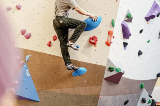 Bild 3 von einstein Boulderhalle Neu-Ulm Partnergalerie