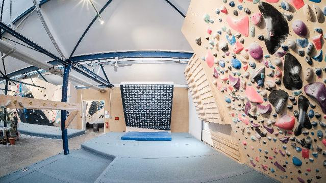 Bild 3 von 7A+ Boulderhalle Potsdam Partnergalerie