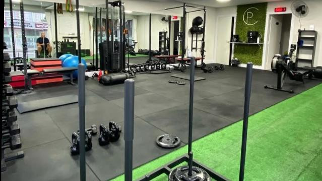 Imagem 1 da galeria do parceiro Estúdio de Treinamento Funcional Personalizado Cassiane Postai (CP)