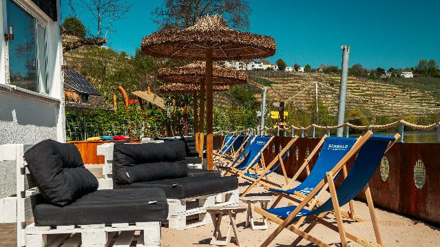 Bild 2 von YogaThrive x Riverbeach Partnergalerie