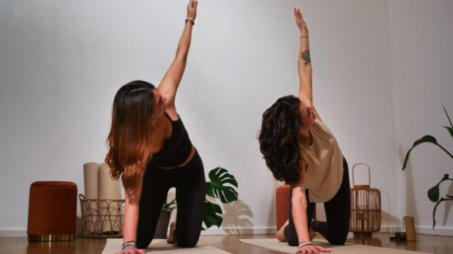 Bild 3 von Hatha Yoga mit Melanie Dosch | Ganesha Yoga Lounge Partnergalerie