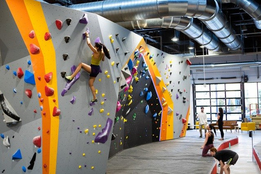 Image 3 from FA Climbing Station Square partner gallery