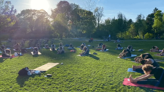 Bild 2 von Yoga Nebenan @ Gasteigkapelle Partnergalerie