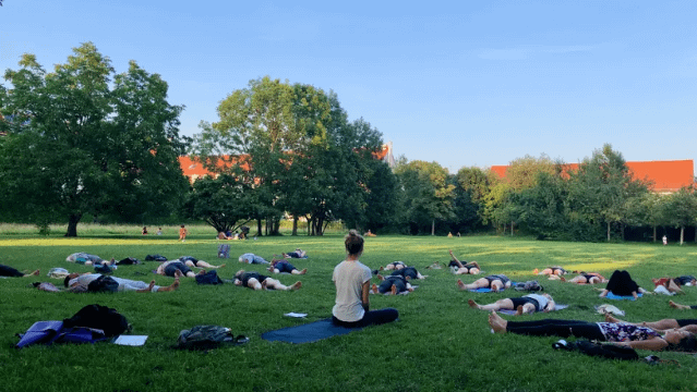 Bild 1 von Yoga Nebenan @ Gasteigkapelle Partnergalerie