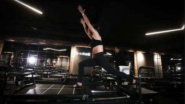 Image 3 from Karve Chelsea partner gallery