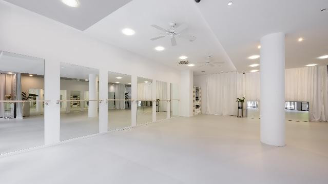 Bild 1 von SPRING SOCIETY Matness Studio Stuttgar Partnergalerie