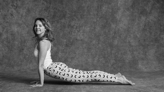 Bild 3 von YOGA @ NEUE NATIONALGALERIE - Tana-Maria Partnergalerie