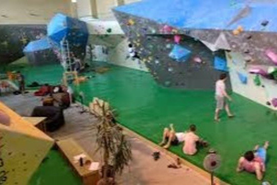 Bild 3 von Kosmos Boulderhalle Partnergalerie