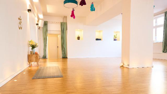 Bild 1 von Sangha Yoga - Yogastudio in Lübeck Partnergalerie