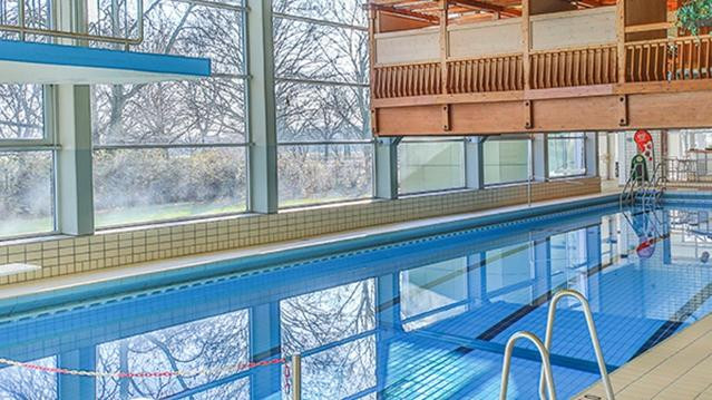 Bild 1 von Adolf-Ehrmann-Bad Neureut Partnergalerie