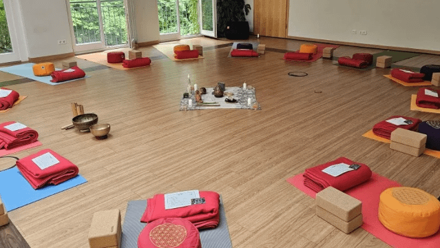 Bild 1 von Yoga mit Sina Zell Partnergalerie