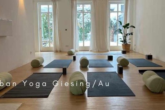Bild 1 von Urban Yoga Munich @ Sommerstraße Partnergalerie