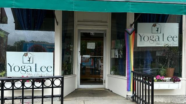 Image 2 from Yoga Lee partner gallery