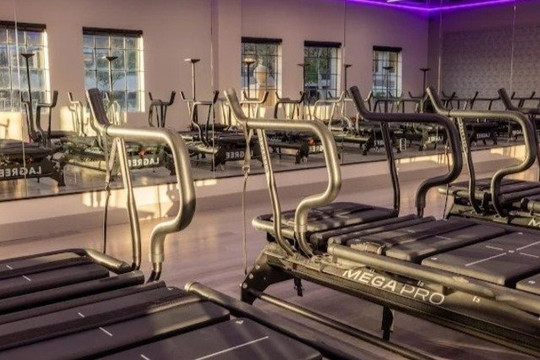 Image 3 from Karma partner gallery