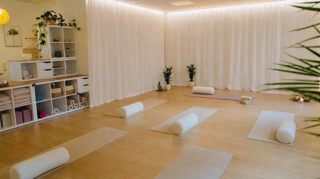 Bild 2 von Yoga Yourself - Ottobrunn II Partnergalerie