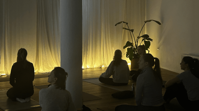 Bild 3 von YogaThrive x Coa me Partnergalerie