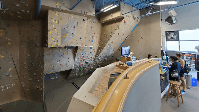 Image 2 de la galerie du partenaire Coastal Climbing Centre