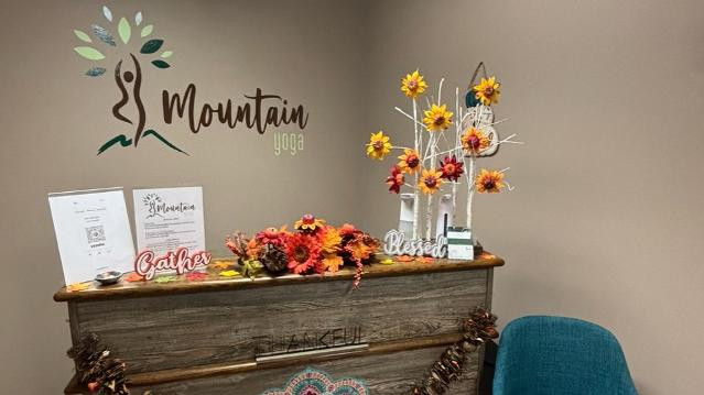 Imagen 2 de la galería del partner Mountain Yoga LLC