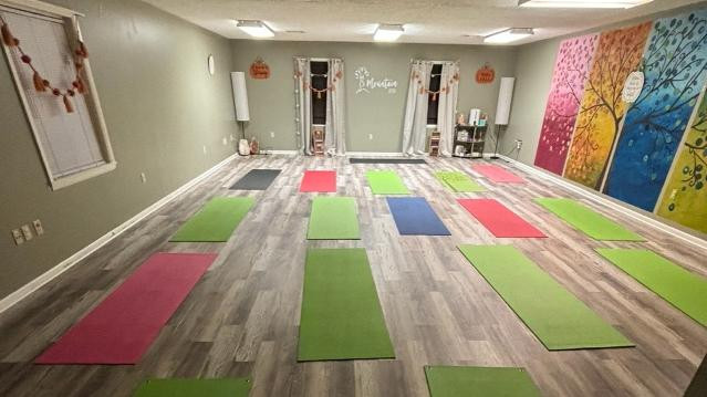 Imagen 1 de la galería del partner Mountain Yoga LLC