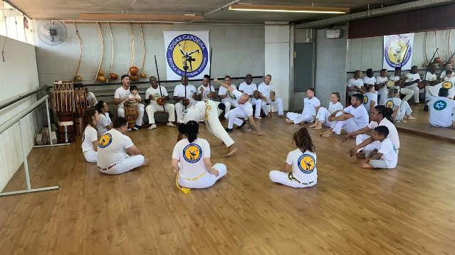 Imagem 1 da galeria do parceiro Jogar Capoeira - Escola de Capoeira Integral