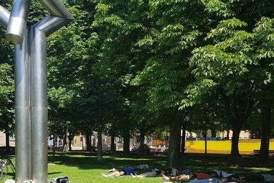 Bild 2 von SparklinYoga with Fran @ Barer Straße Partnergalerie