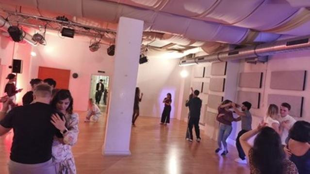 Bild 1 von Salsa Bachata Mastery Partnergalerie