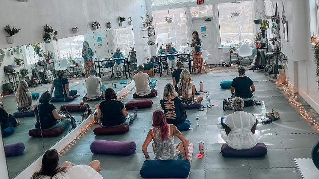 Image 1 from The Studieaux partner gallery