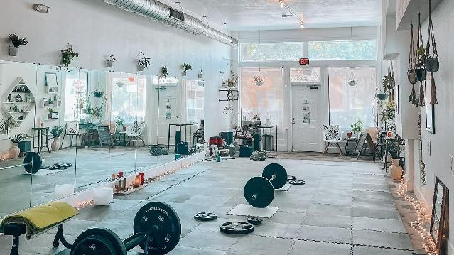 Image 3 from The Studieaux partner gallery