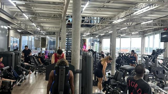 Imagem 3 da galeria do parceiro RoxFit Academia Ouro Verde