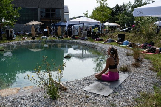 Bild 2 von POP UP YOGA DACHAU Partnergalerie