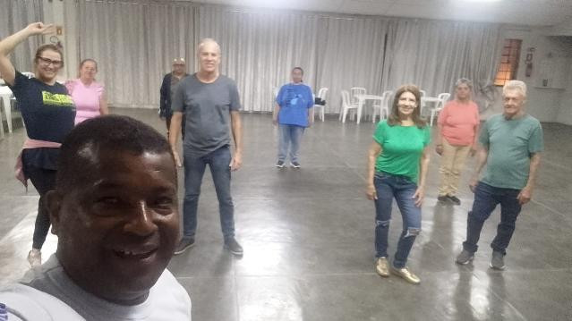 Imagem 2 da galeria do parceiro Escola de Dança de Salão Mestre Sidney - Cajuru