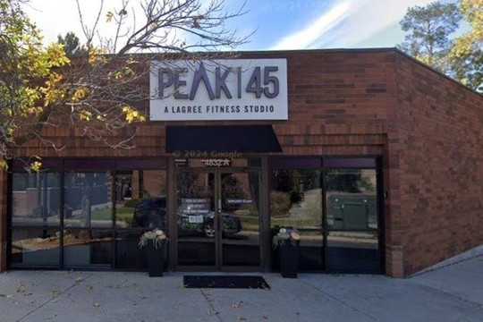 Image 2 from Peak 45 Hollady partner gallery