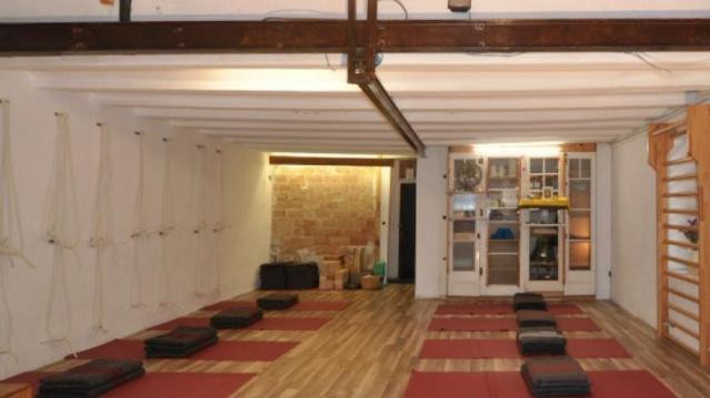 Imagen 1 de la galería del partner Ioga Sants Projecte Connecta't