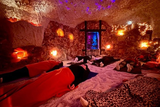 Bild 2 von POP UP YOGA @ Salzgrotte Partnergalerie