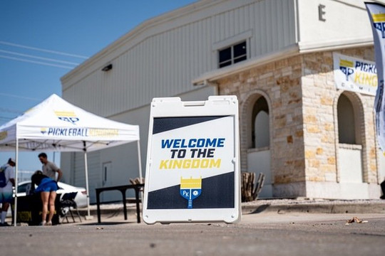 Image 2 from Pickleball Kingdom Pflugerville partner gallery