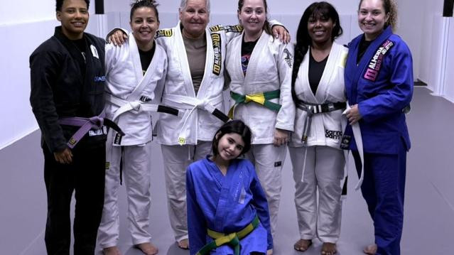 Imagem 3 da galeria do parceiro Almeida JJ Women & Kids