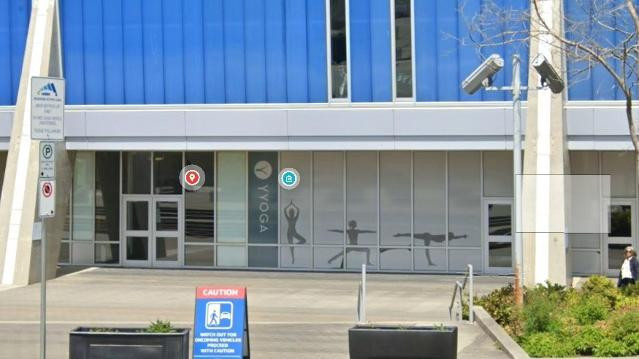 Image 2 de la galerie du partenaire YYOGA - Richmond Olympic Oval