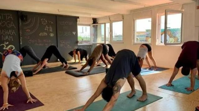 Bild 3 von Yoga Nebenan @ Kare Rooftop Partnergalerie