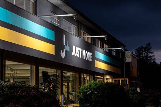 Bild 2 von J+JUST MORE basic Partnergalerie