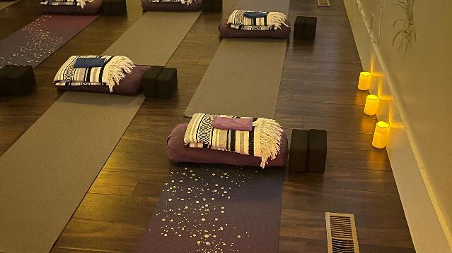 Image 3 from 11:11 Eleven Eleven Yoga partner gallery