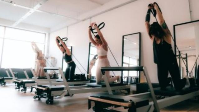 Image 3 from Stiwdio Glow - Barry partner gallery