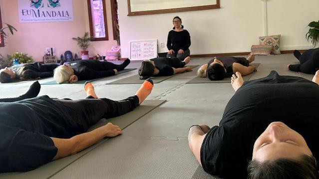 Imagem 3 da galeria do parceiro Daia Prof de Yoga