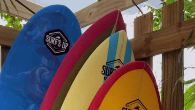 Imagem 2 da galeria do parceiro Surf’s Up Club - Duque Hostel
