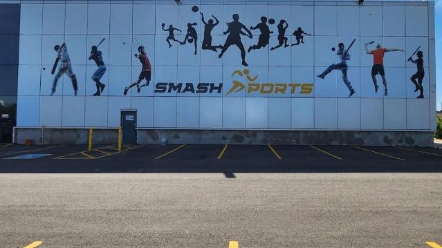 Image 2 de la galerie du partenaire Smash Sports - Multi Sports Club