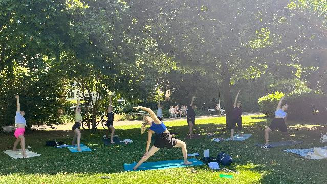 Bild 1 von Jill Weiberg - Yoga und Tanz- Outdoor Yoga Partnergalerie