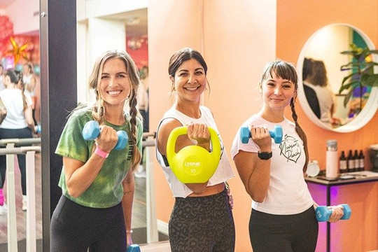 Image 3 from Newport Peach partner gallery