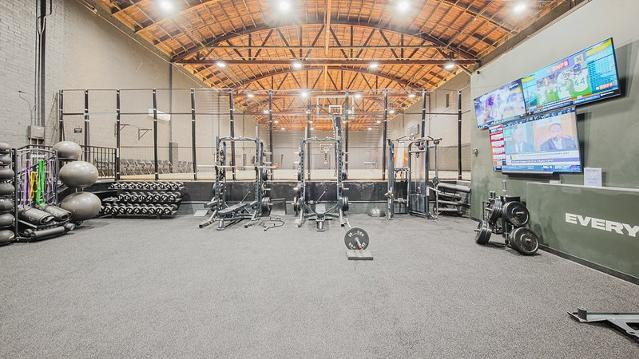 Image 3 from Crosscourt partner gallery